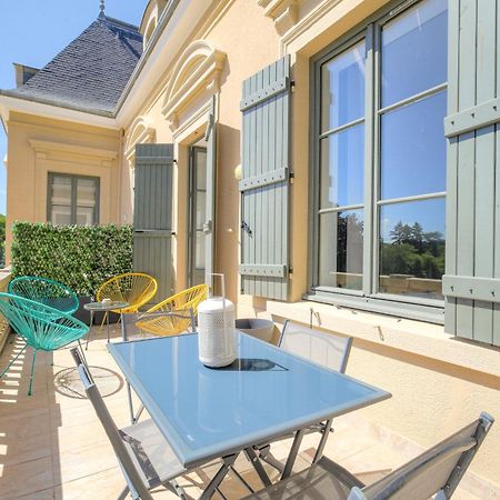 Chateau Ecully - Appartement 2 Chambres - Terrasse & Parking Extérieur photo