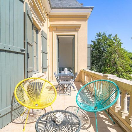 Chateau Ecully - Appartement 2 Chambres - Terrasse & Parking Extérieur photo